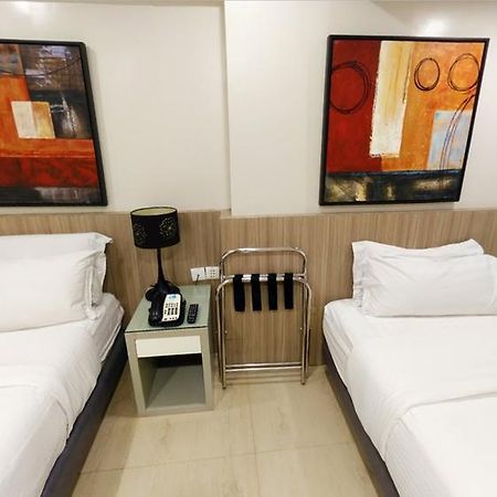 Z Pad Residences Tacloban Esterno foto