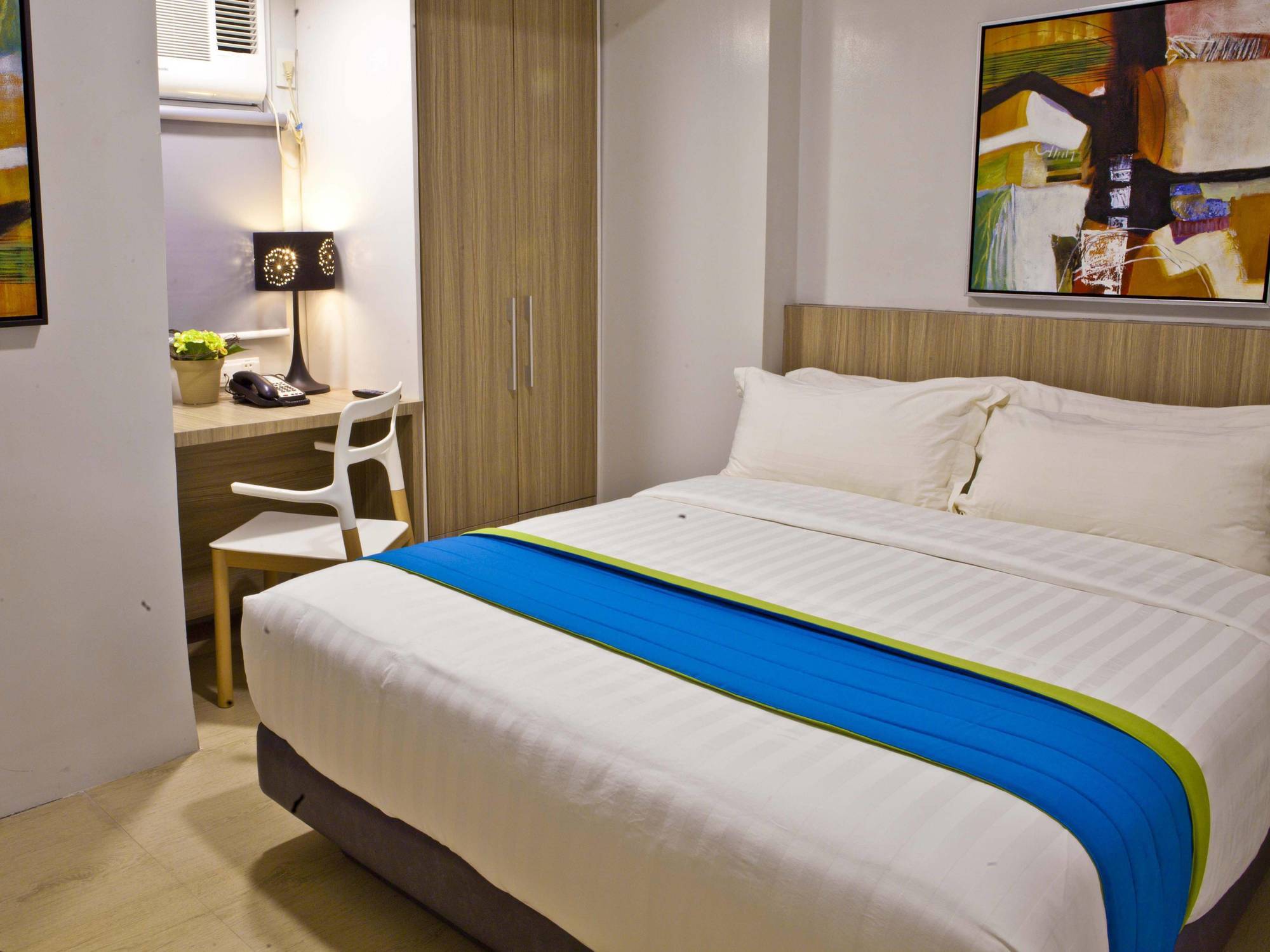 Z Pad Residences Tacloban Esterno foto